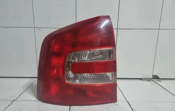 Skoda Octavia Mk2 (1Z) Rear/tail lights 1z9945095 275901ah4