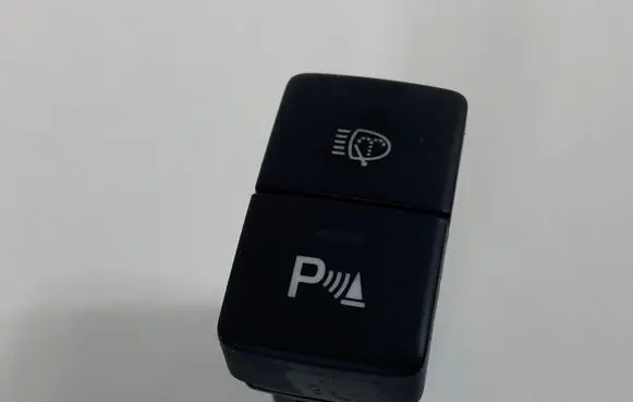Honda CR-V Parking (PDC) sensor switch M50786