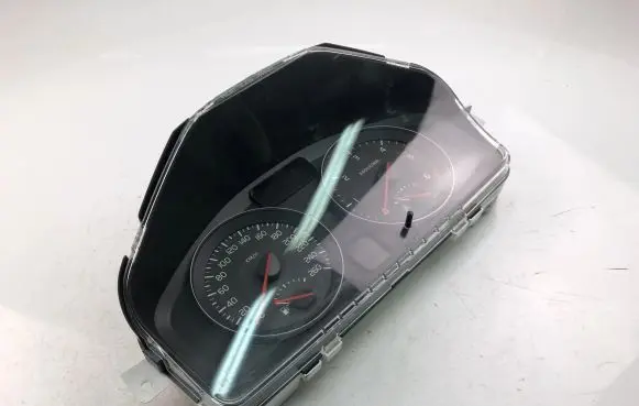 Volvo C70 Speedometer (instrument cluster) 31296228