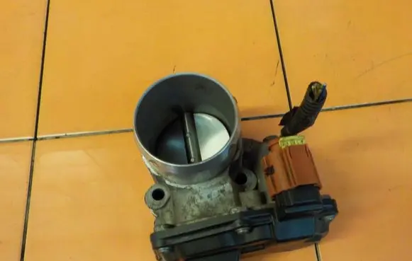 Ford Fiesta Throttle body valve CN1G9F991BA