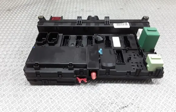 BMW X5 E53 Fuse module 8380407