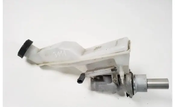 Mercedes-Benz B W246 W242 Master brake cylinder A2464300101
