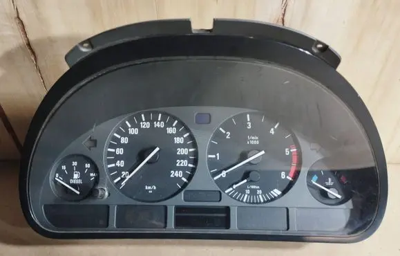 BMW 5 E39 Speedometer (instrument cluster) 110008735