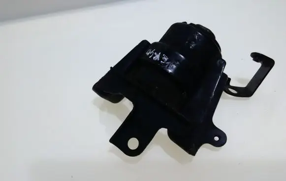 Toyota Corolla Verso E121 Engine mount bracket