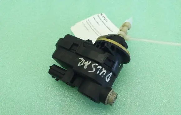 Nissan Pulsar Headlight wiper motor 