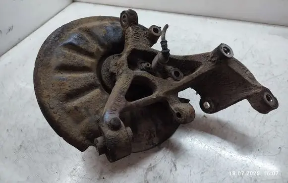 Volkswagen Golf VII Rear wheel hub