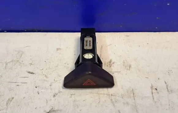 Volvo V70 Hazard light switch 9441045
