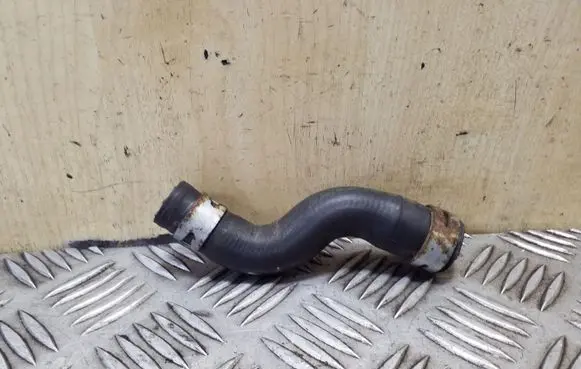 Toyota Avensis T270 Engine coolant pipe/hose