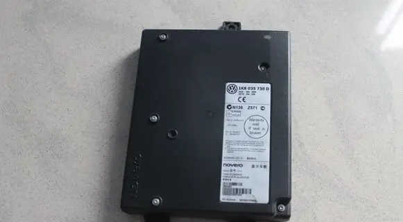 Volkswagen PASSAT B6 Bluetooth control unit module 1K8035730D