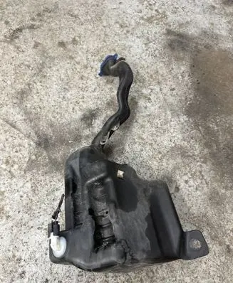 Windshield washer fluid reservoir/tank