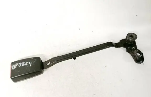Front seatbelt buckle
