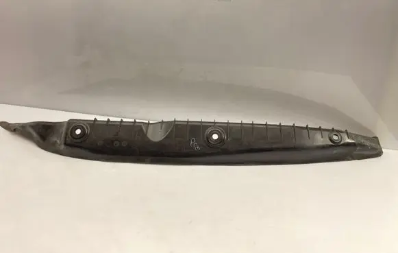 Mercedes-Benz GL X164 Fender end trim 1648890425