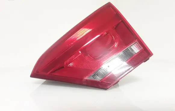 Volkswagen PASSAT B7 USA Tailgate rear/tail lights 561945094B