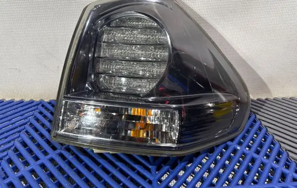 Lexus RX 330 - 350 - 400H Rear/tail lights A048960