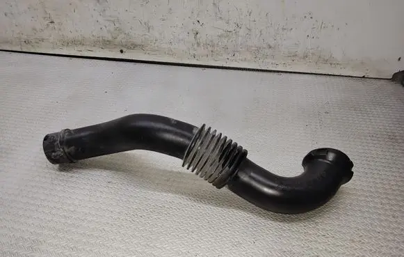Nissan Primastar Air intake duct part 8200658370A 93859239