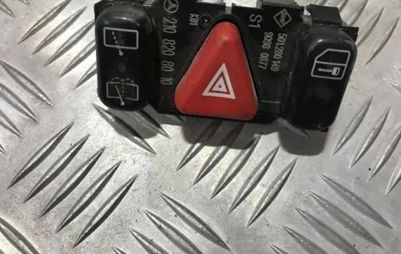 Mercedes-Benz C W202 Hazard light switch 2108208010 501280149