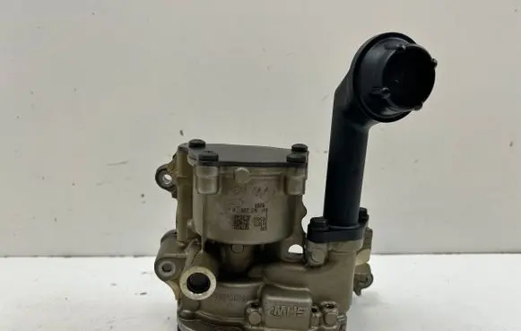 Volkswagen PASSAT B8 Oil pump 04L145208H