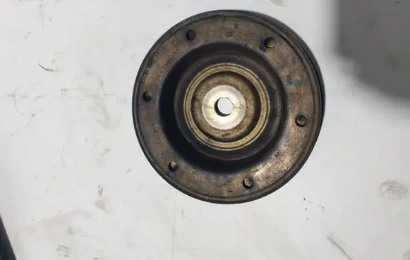 Volvo V50 Crankshaft pulley 9643354180