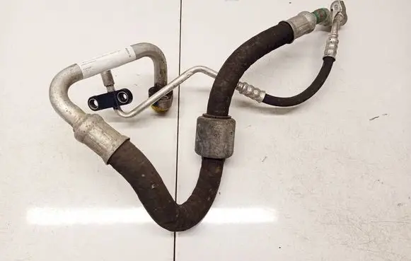 BMW 3 E90 E91 Air conditioning (A/C) pipe/hose 
