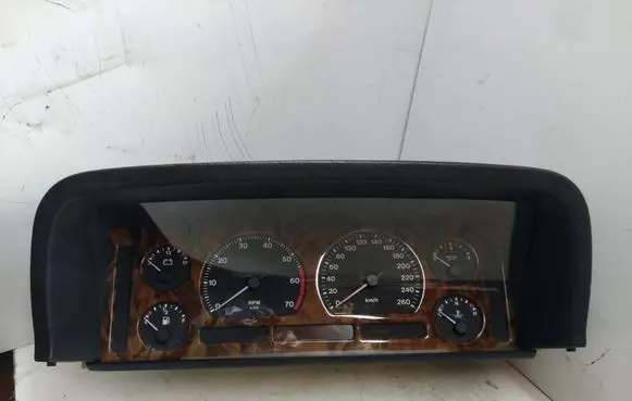 Speedometer (instrument cluster)
