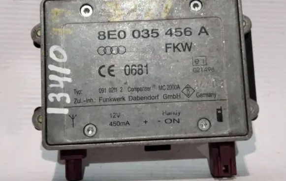 Audi A4 S4 B6 8E 8H Antenna control unit 8E0035456A