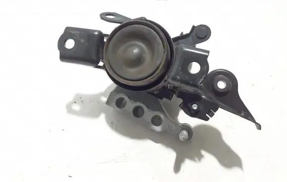 Toyota RAV 4 (XA50) Engine mount bracket 1230525040