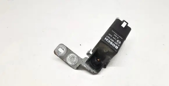 Volvo V50 Glow plug pre-heat relay 0281003047 30785663