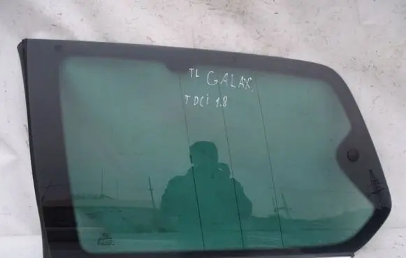 Ford Galaxy Rear side window 2006R