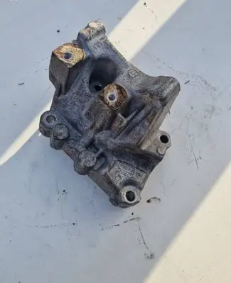 Land Rover Evoque I Engine mounting bracket 9656597782