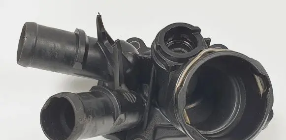 Mercedes-Benz E C207 W207 Thermostat housing A2712000115