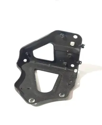 Fender mounting bracket