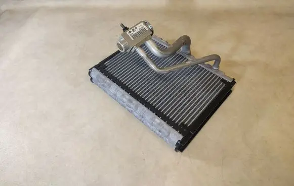 Porsche 911 991 Heater blower radiator V0377001