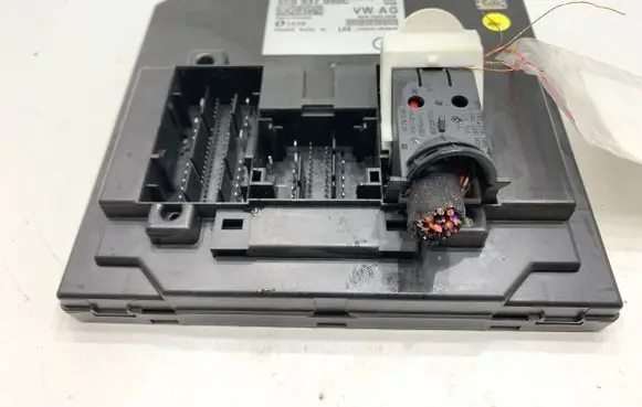 Seat Toledo IV (NH) Central body control module 6C0937090C