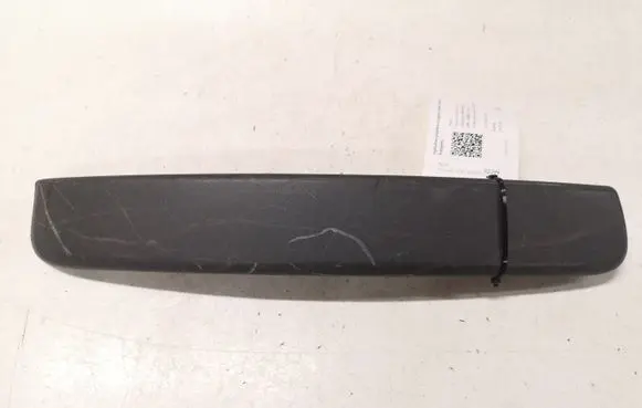 Front bumper splitter molding