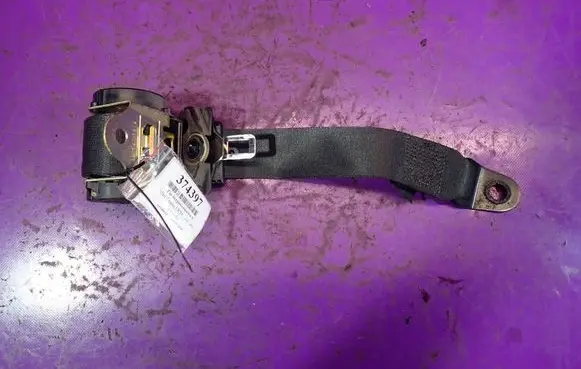 Mini One - Cooper R50 - 53 Front seatbelt