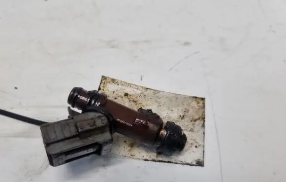 Subaru B9 Tribeca Fuel injector 6KHJW