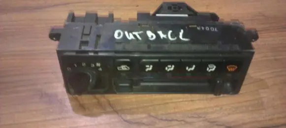 Subaru Outback Climate control unit