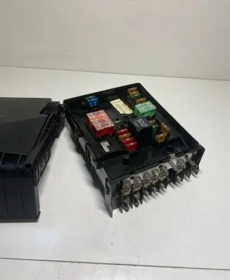 Volkswagen Golf V Fuse module 1K0937125A 017183021