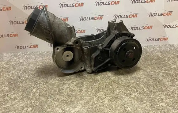 Honda CR-V Oil filter mounting bracket
