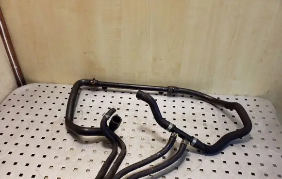 Mercedes-Benz ML W164 Engine coolant pipe/hose A1645061635