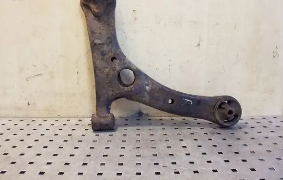 Toyota Corolla E120 E130 Front lower control arm/wishbone