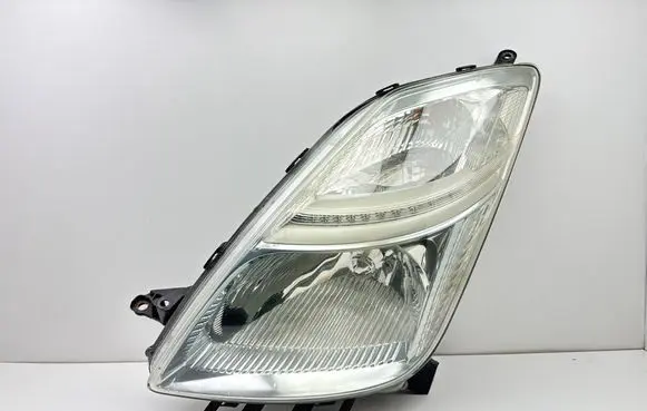 Toyota Prius (XW20) Headlight/headlamp 8117047090