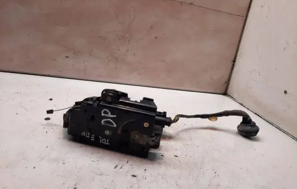 Seat Toledo II (1M) Front door lock 3B1837016C PA66307GE