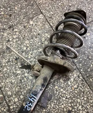 Volvo V50 Front shock absorber/damper 