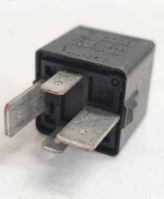 Volkswagen Touran I Other relay 1K0951253A PA66GF25 V23134J52X430