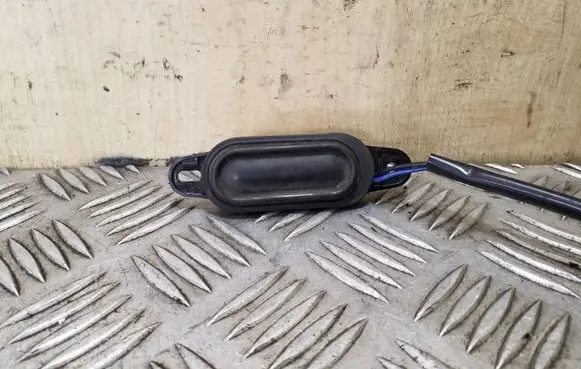 Honda CR-V Tailgate opening switch 