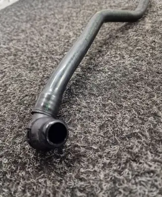 BMW 5 G30 G31 Engine coolant pipe/hose 8602617