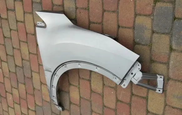 Mitsubishi Eclipse Cross Fender Brakinformacji