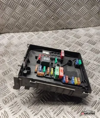 Volkswagen Caddy Fuse module 1k0937125d