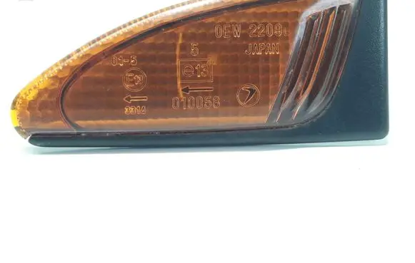 Subaru Legacy Front fender indicator light 220902